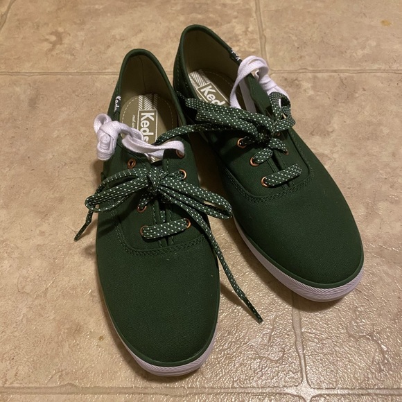 dark green keds